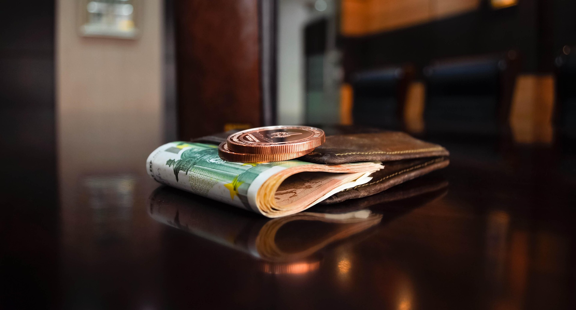 Devolución de percepciones: cómo pedir el reintegro de impuestos por compras en dólares, dólar tarjeta y otras percepciones de AFIP